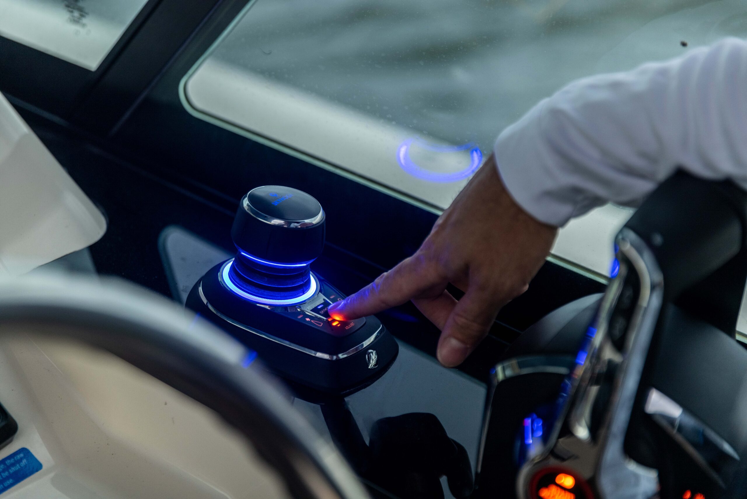 Vetus bow thruster integrated in joystick control systems